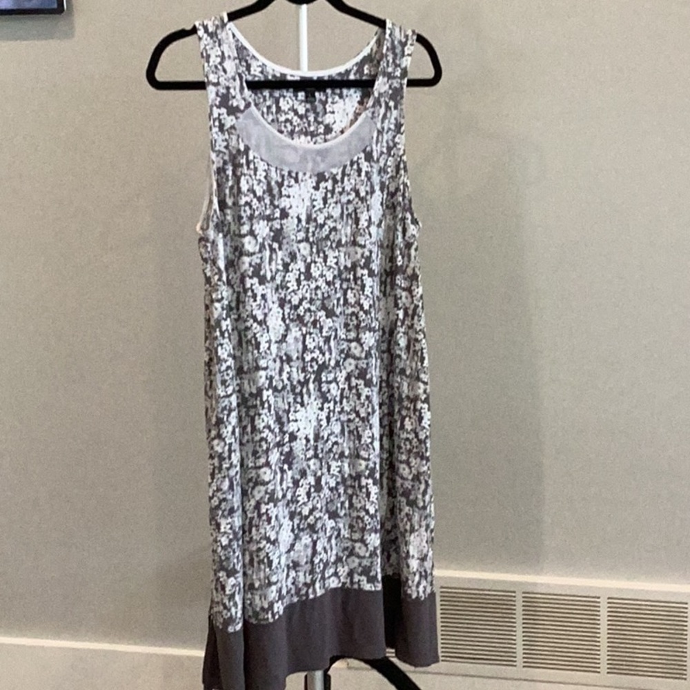 Simply Vera Vera Wang Gray and White Chemise